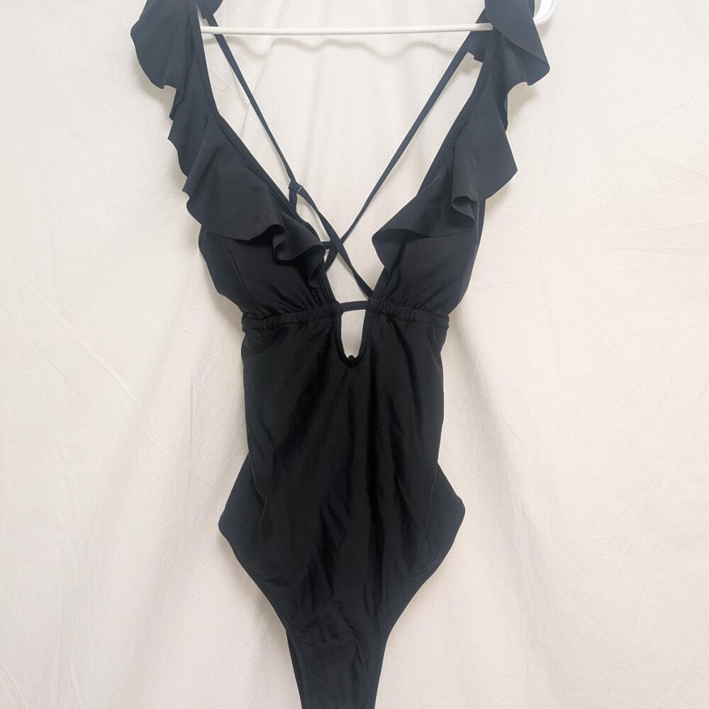 NWT Cupshe black ruffle one‑piece swimsuit with crisscross back ties, size L
